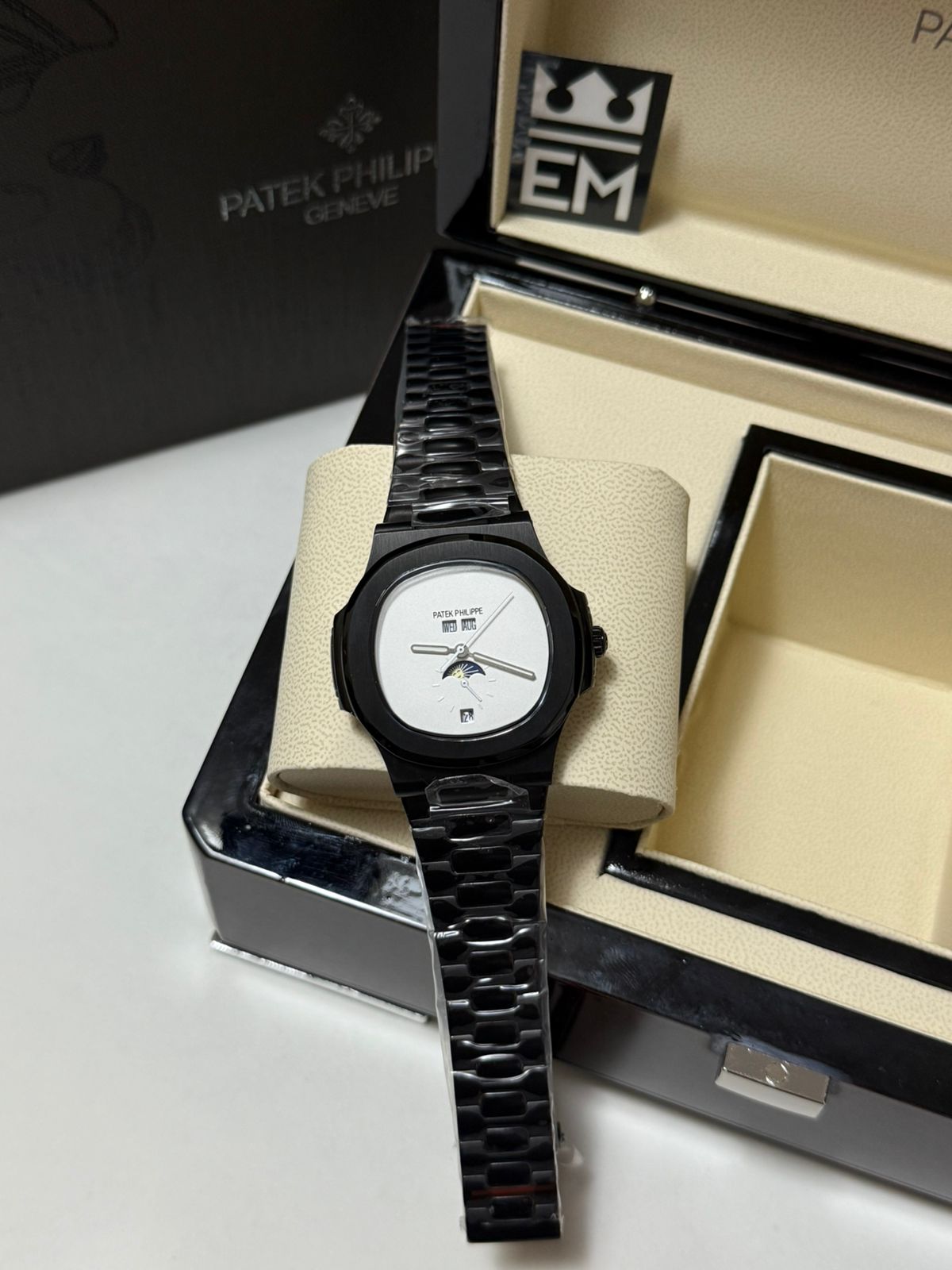 Patek Philippe Black / White