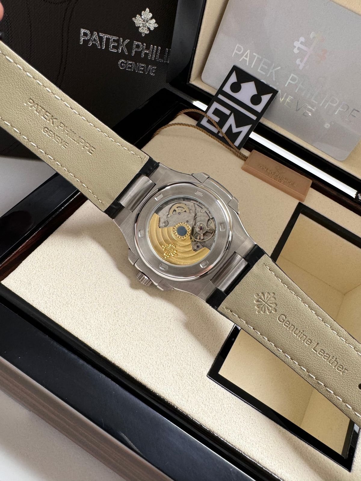 Patek Philippe Nautilus Couro