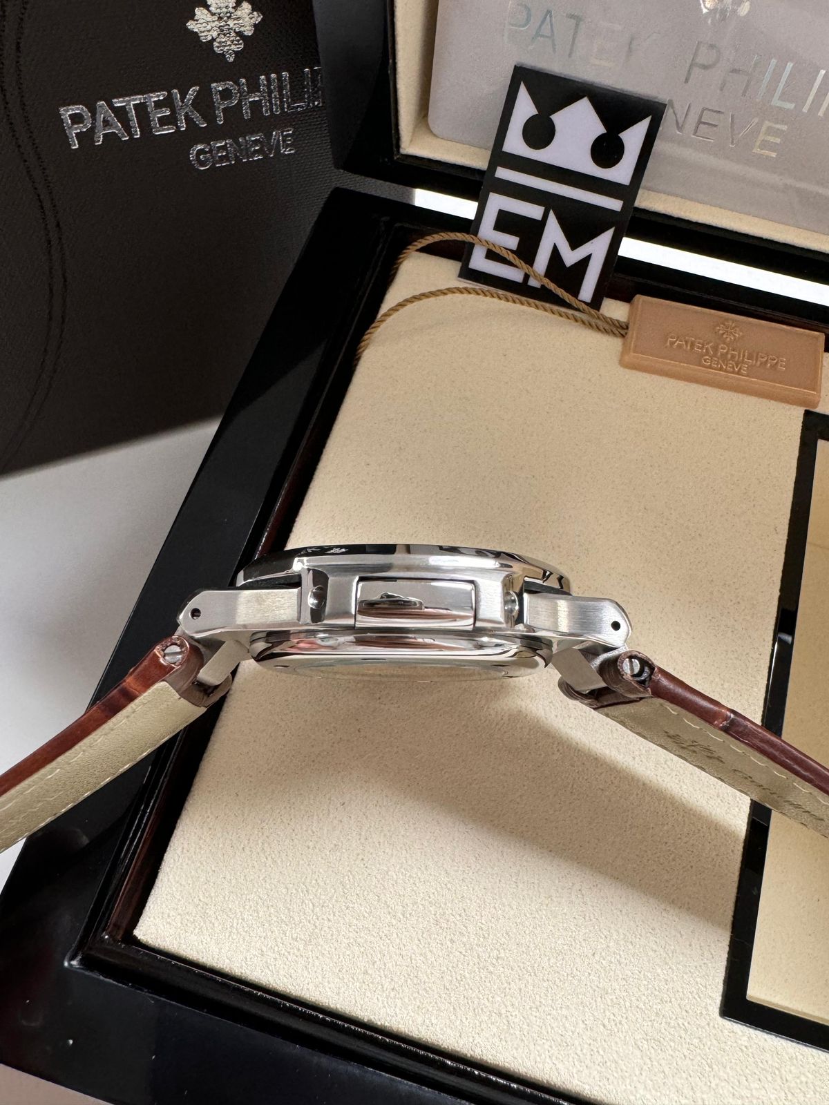 Patek Philippe Nautilus Couro