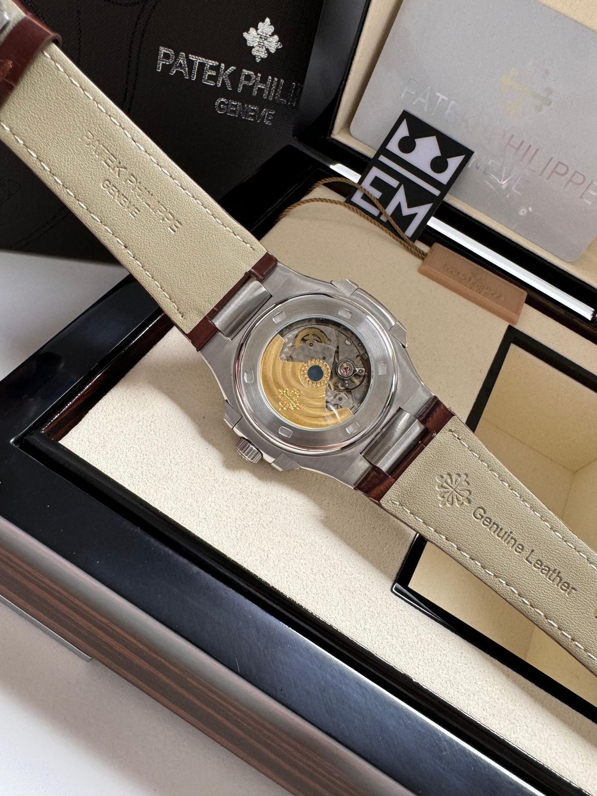 Patek Philippe Nautilus Couro