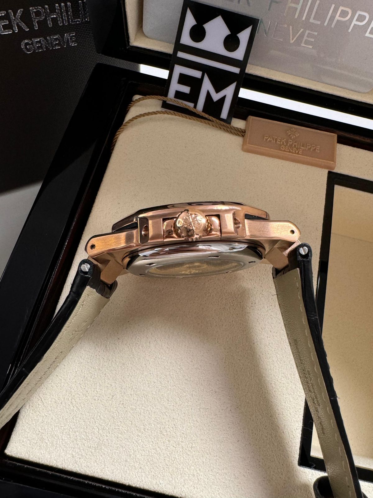 Patek Philippe Nautilus Couro