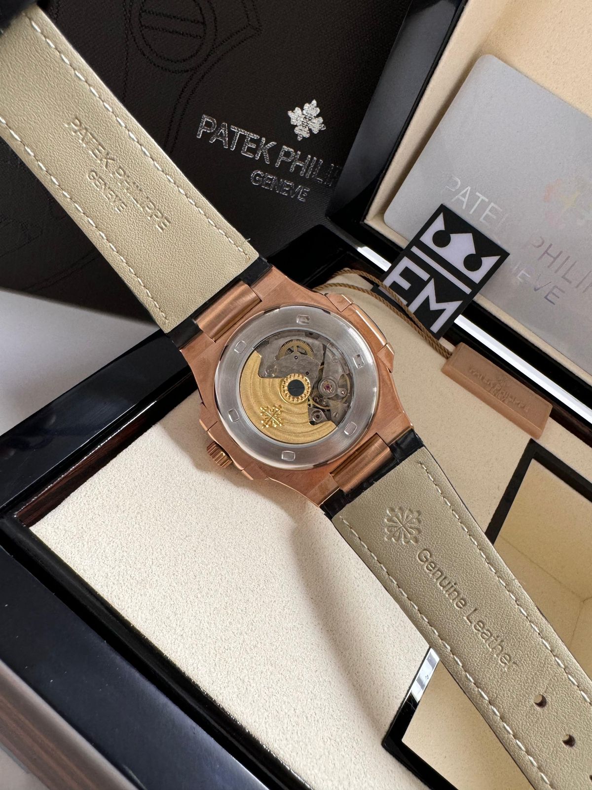 Patek Philippe Nautilus Couro