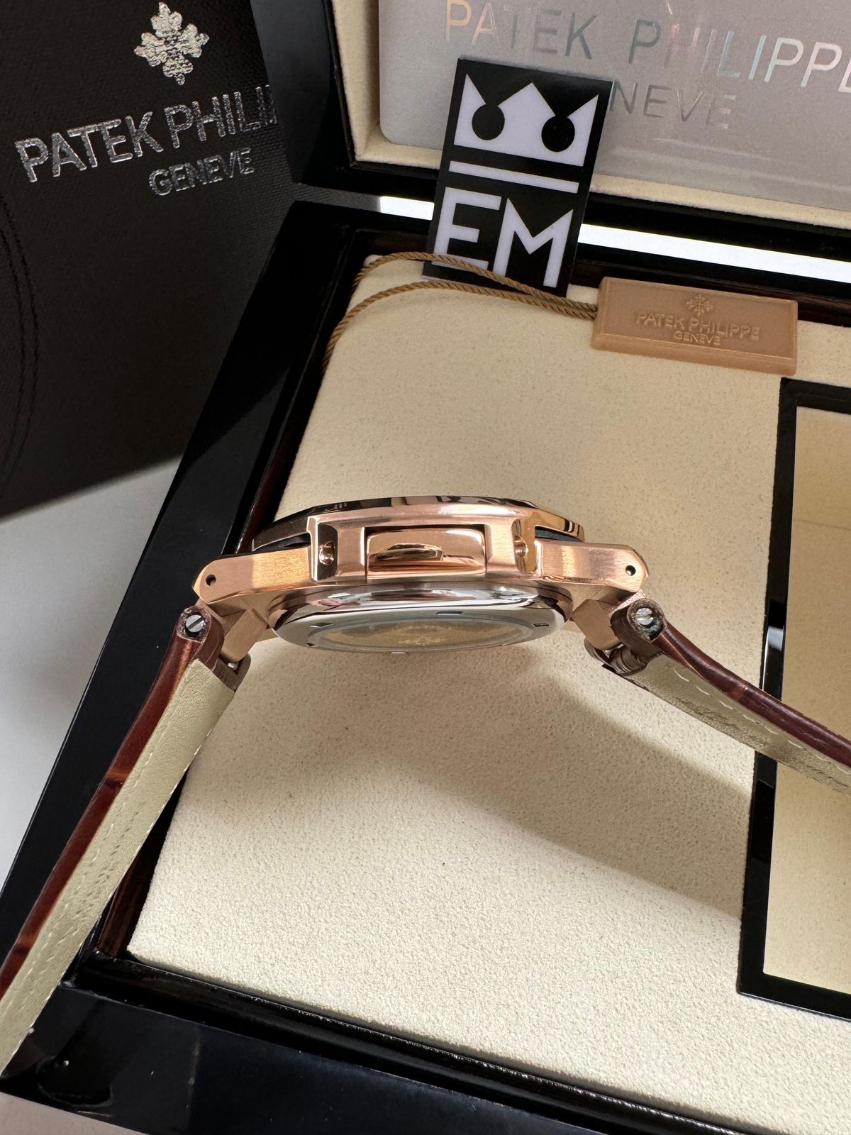Patek Philippe Nautilus Couro