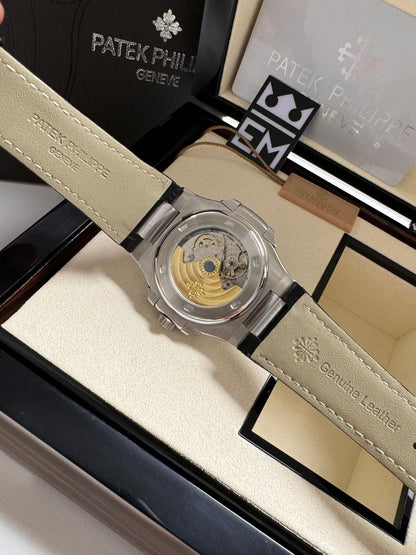 Patek Philippe Nautilus Couro