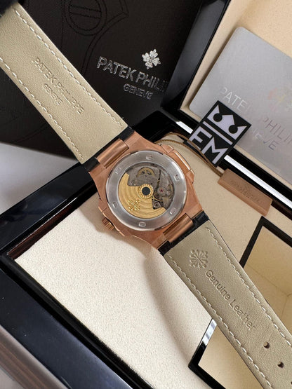 Patek Philippe Nautilus Couro